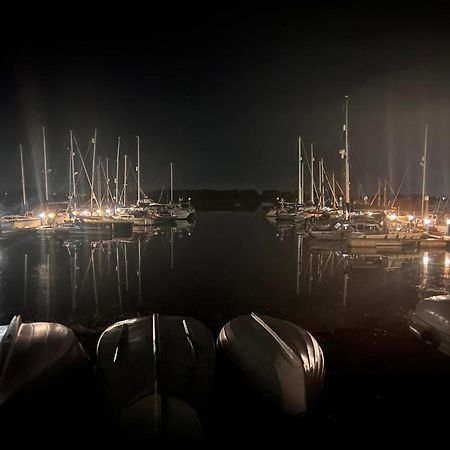Hotel Sea Breeze Ark 900 Emsworth Esterno foto